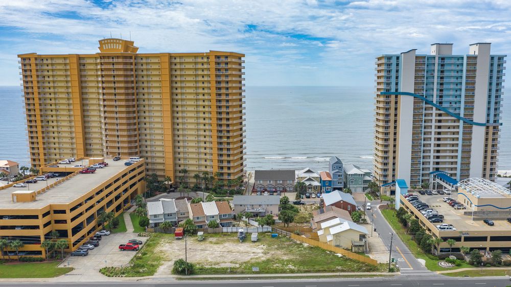 5004 Thomas Dr, Panama City Beach, FL 32408